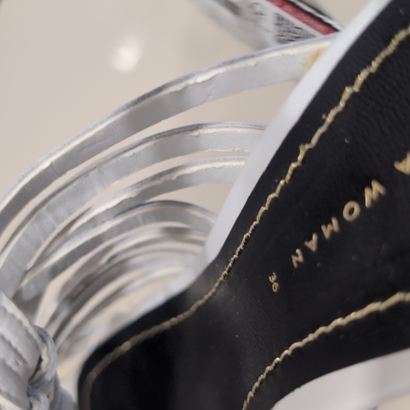 NWT Strappy heels - Picture 13 of 14